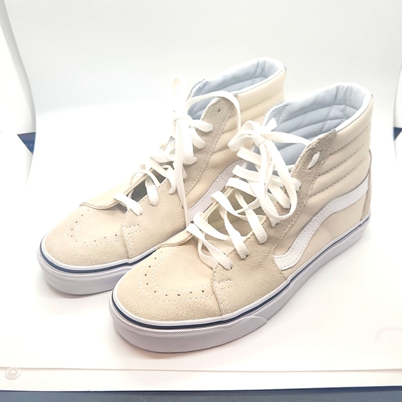 Vans - Picture 1 of 7